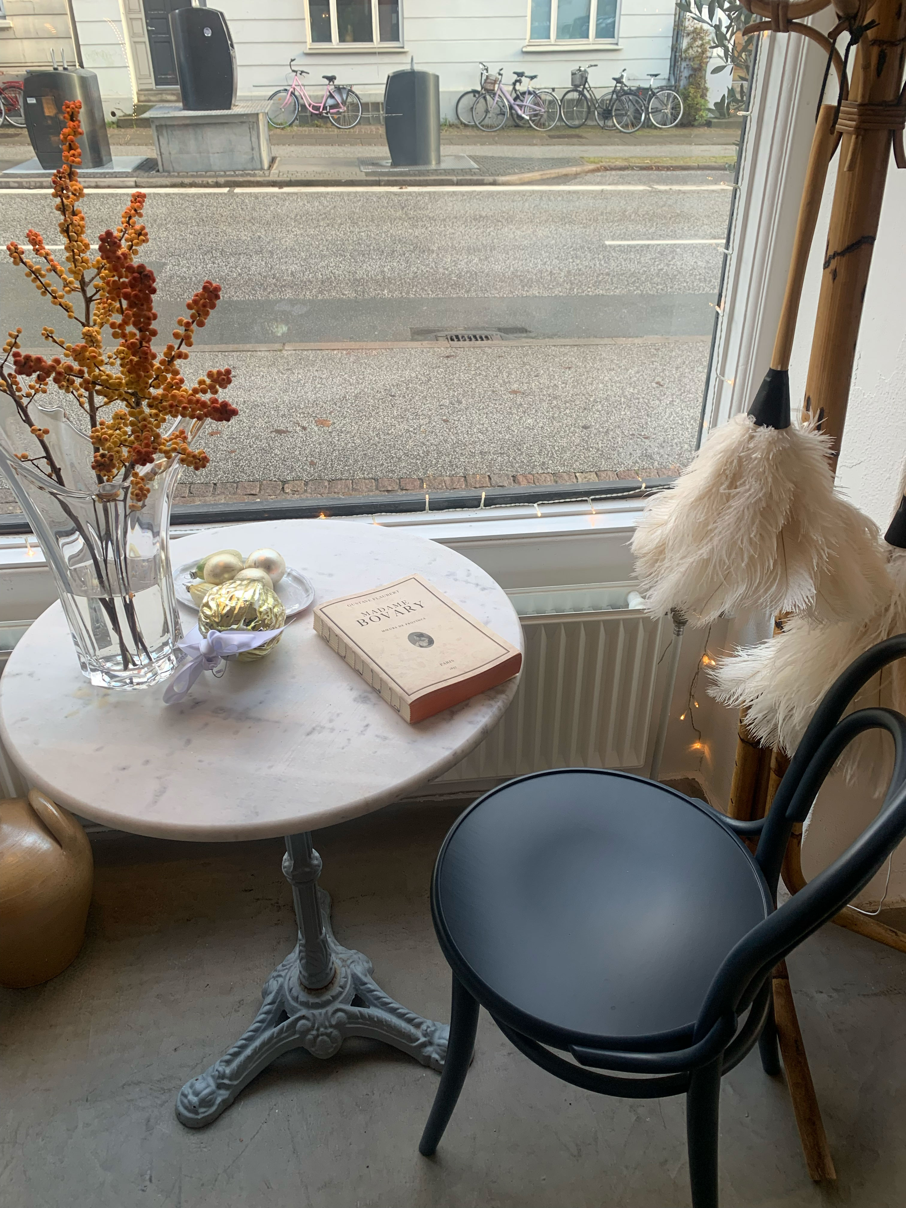 Billede af bord og stol
